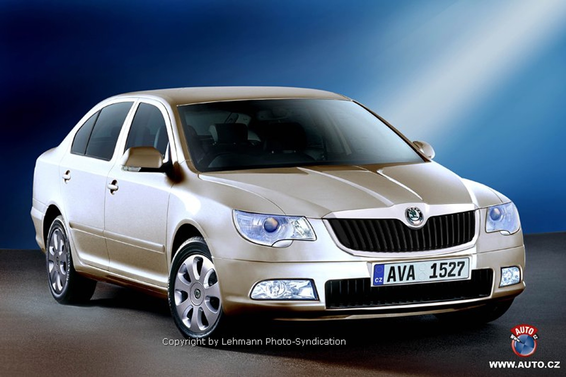 Zdjęcia szpiegowskie: nowa Škoda Superb podczas testów zimowych