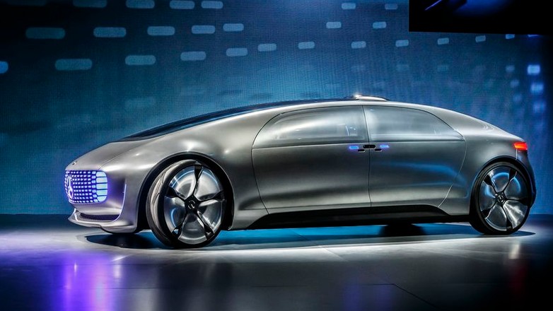 Mercedes F015 - sylwetka XXI wieku