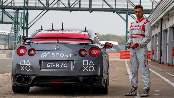 Zdalnie sterowany Nissan GT-R okrążył Silverstone!