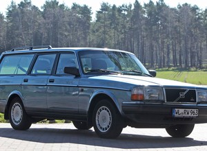 Volvo 240 - prawdziwy twardziel na lata