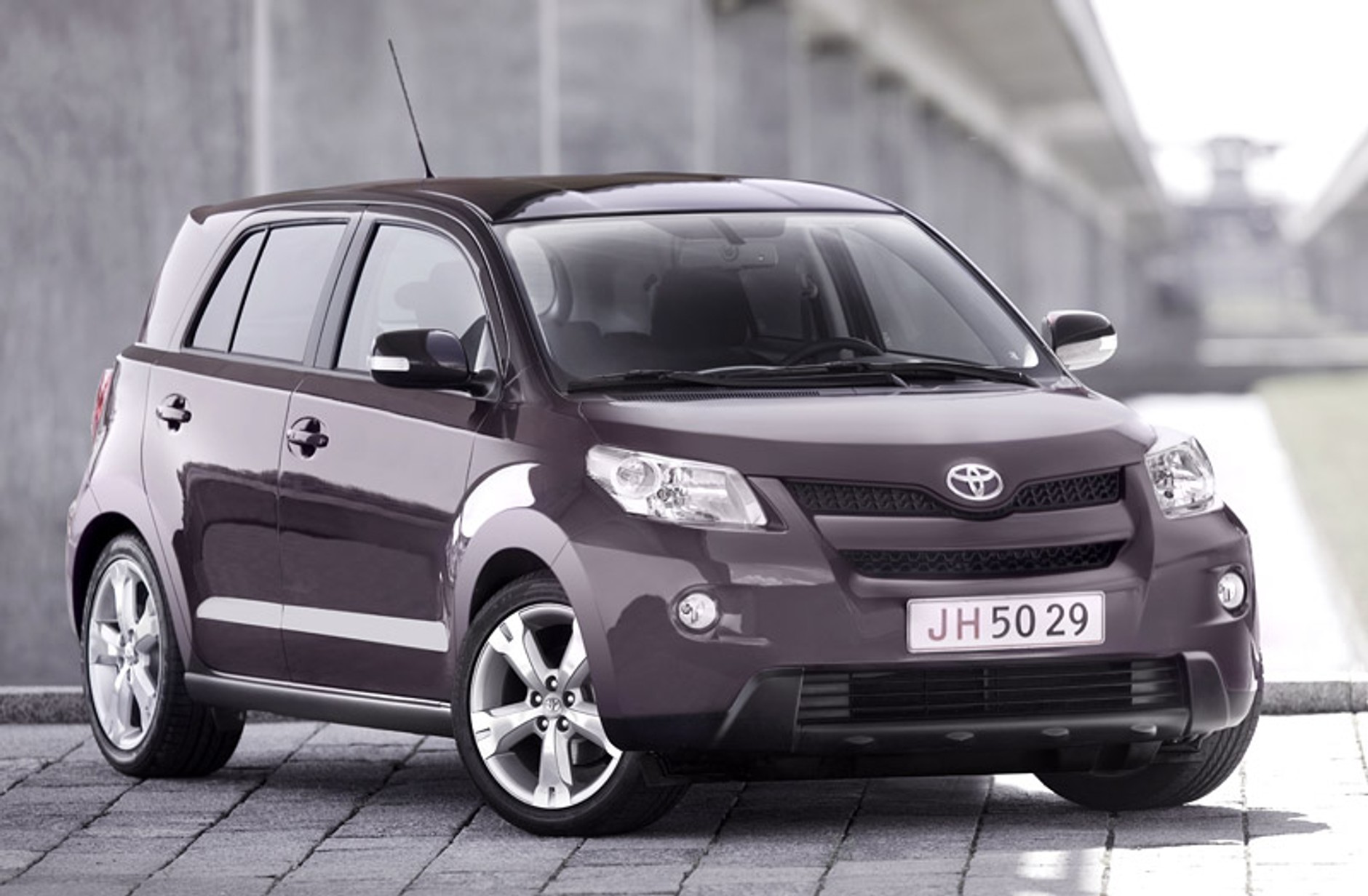 Paryż 2008: Toyota Urban Cruiser – miejski crossover z napędem 4x4 i nowym silnikiem 1,33 Dual VVT-i