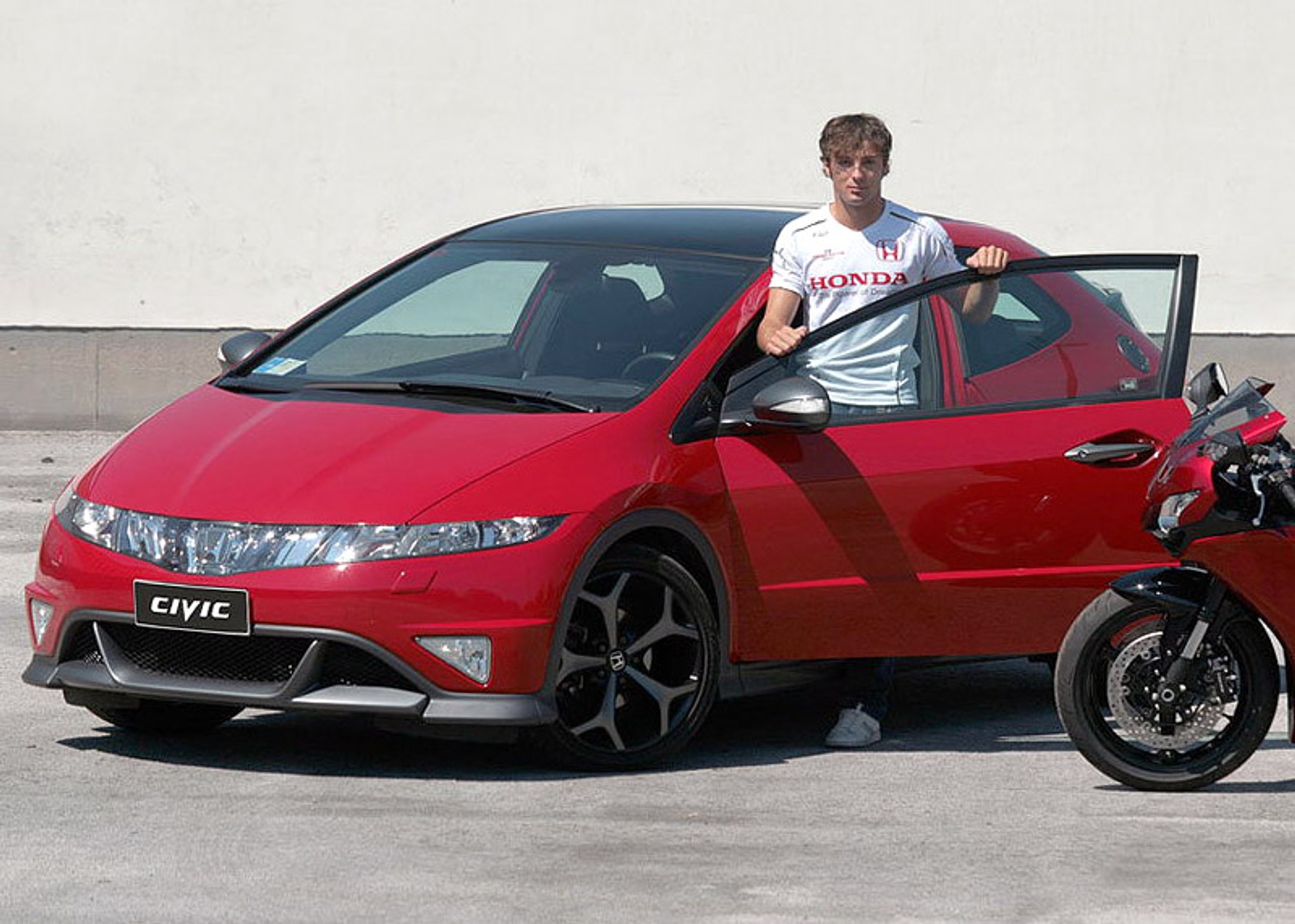 Honda Civic Type S Fireblade Replica: hatchback w stylu superbikea