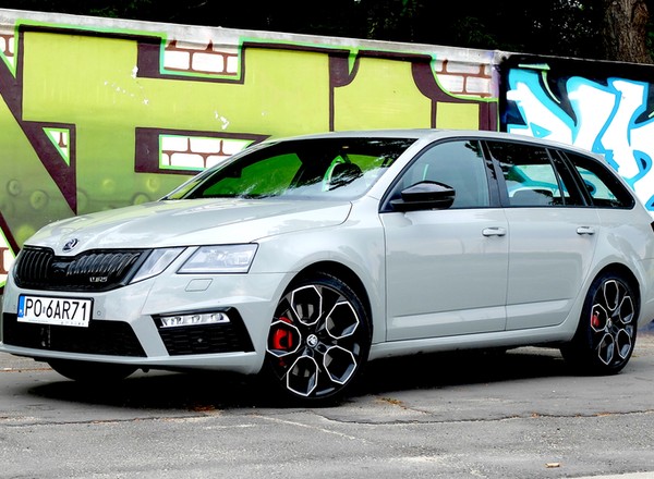 Skoda Octavia RS 245 kombi – dla taty, który lubi przycisnąć | TEST