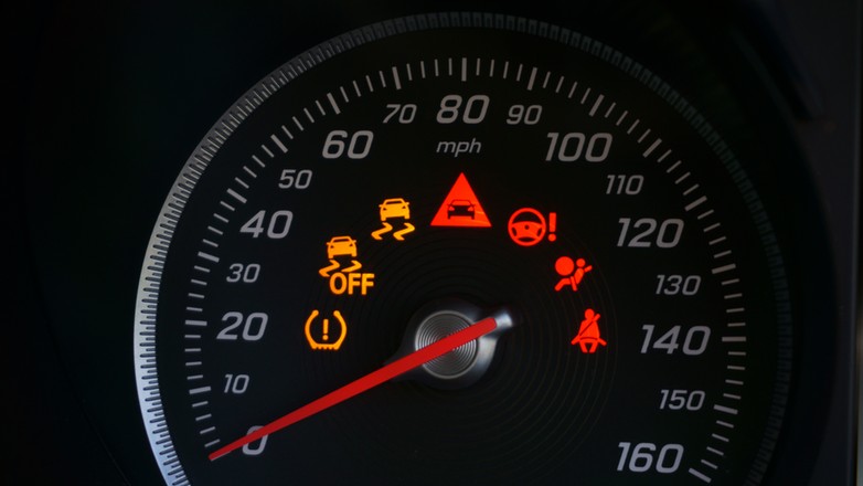Bagatelizowanie kontrolek grozi poważną awarią samochodu