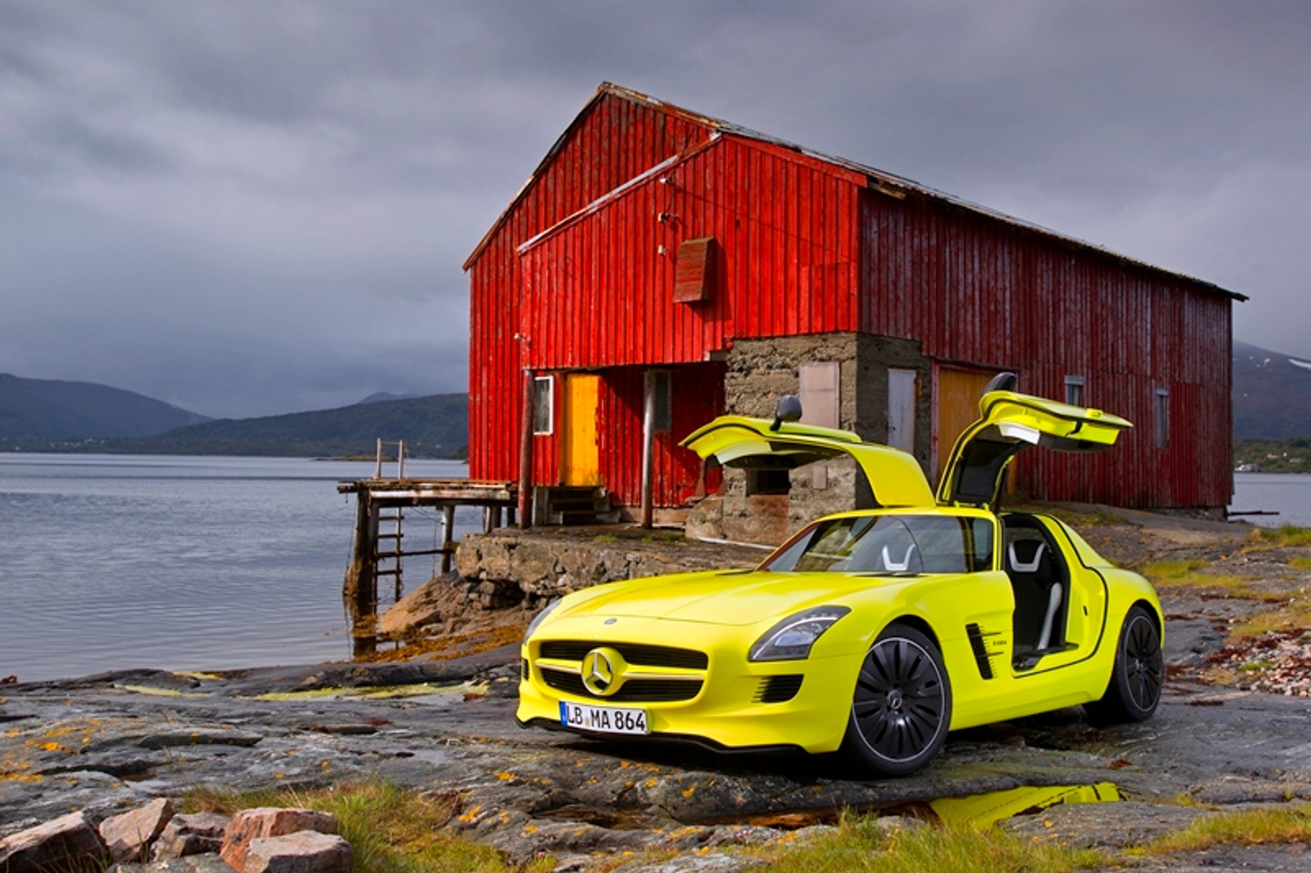Mercedes SLS AMG E-Cell – z e-pięknem trzeba obcować