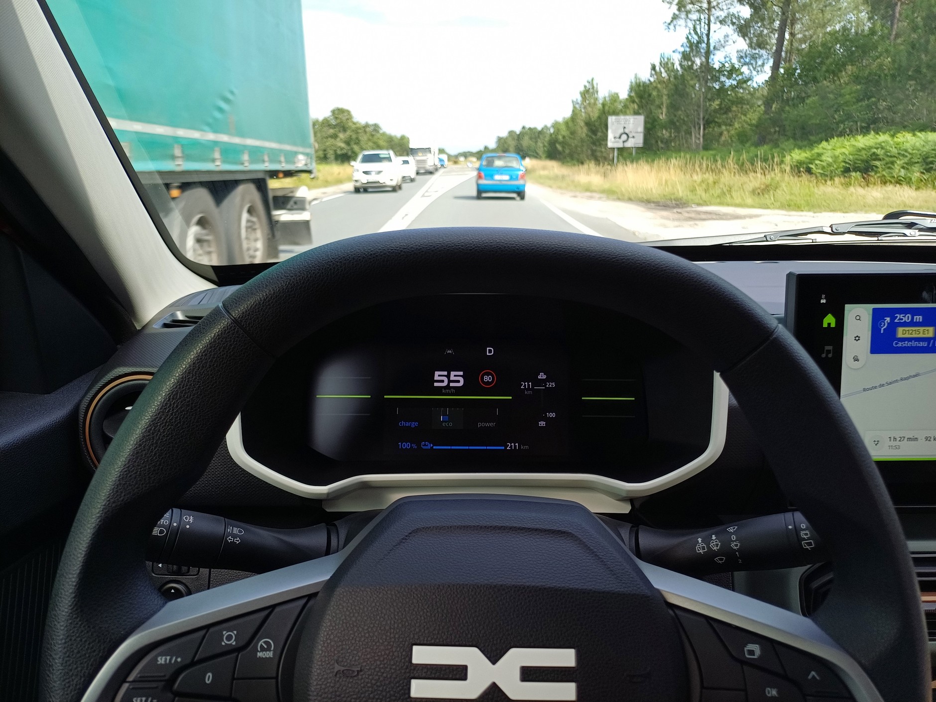 Wirtualny kokpit nowej Dacii Spring