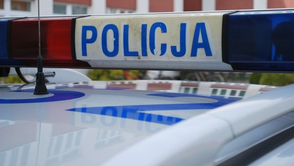 36-latek doszczętnie spalił samochód na parkingu