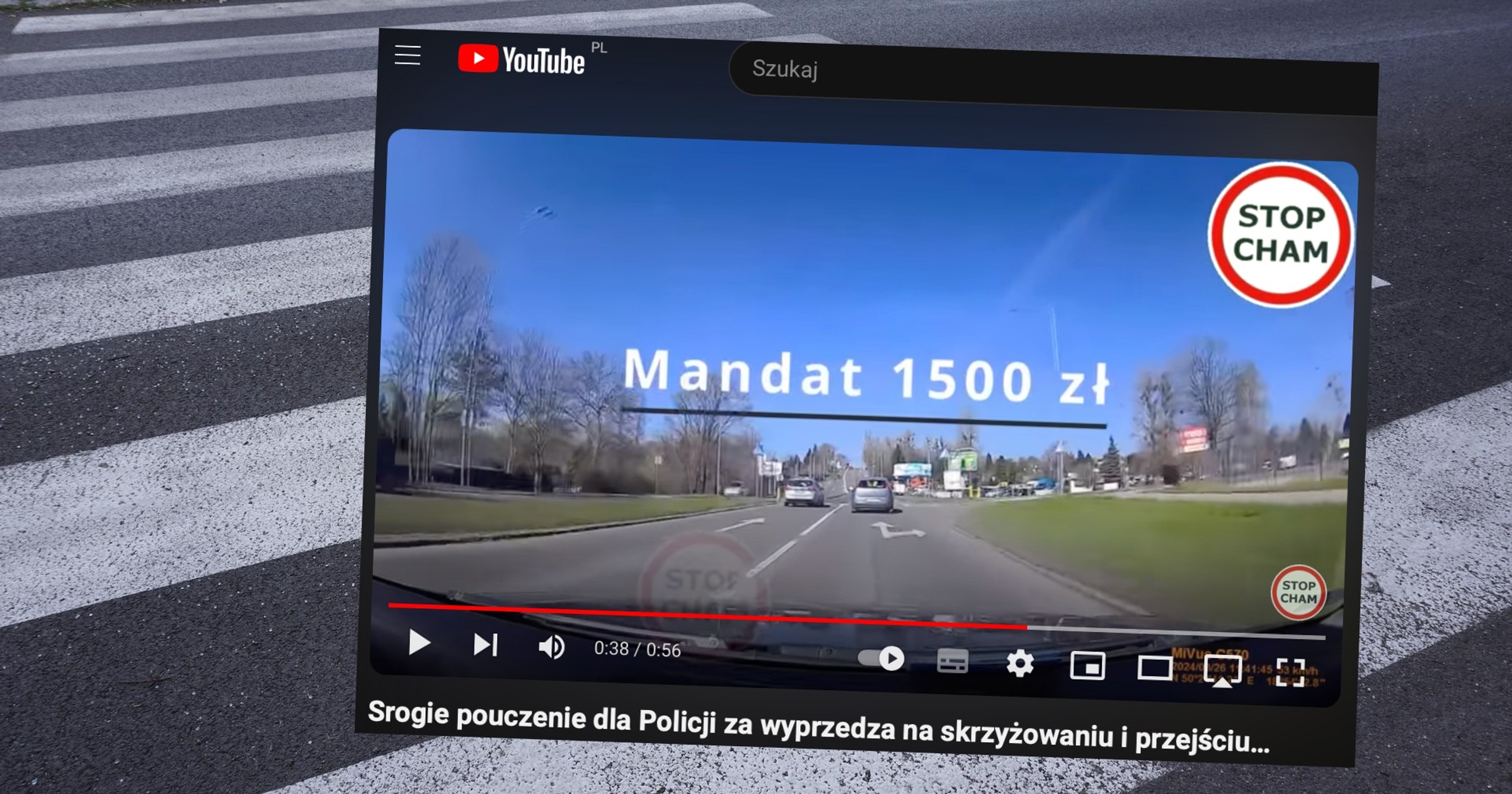 Kierowca oznakowanego radiowozu wyprzedzał na przejściu