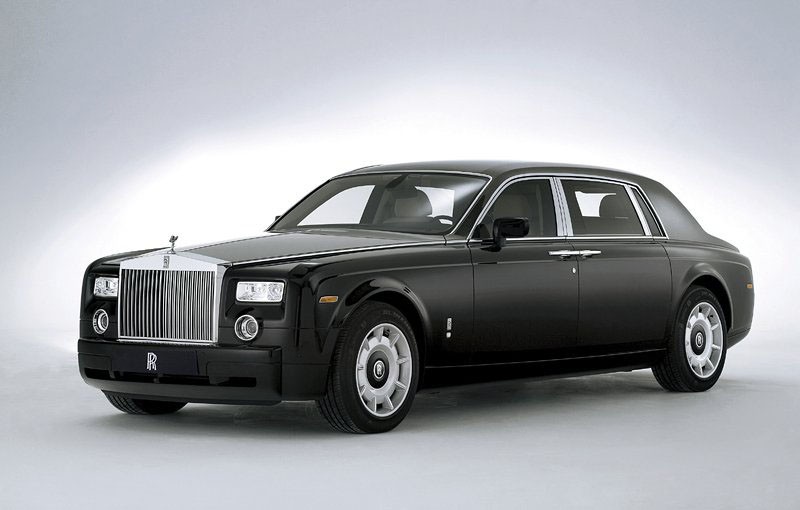 Rolls-Royce: 805 sprzedanych samochodów. Mały Rolls potwierdzony!