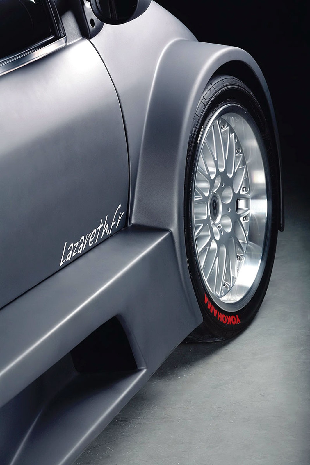 Lazareth Twingo V8 Trophy: mały dziwoląg