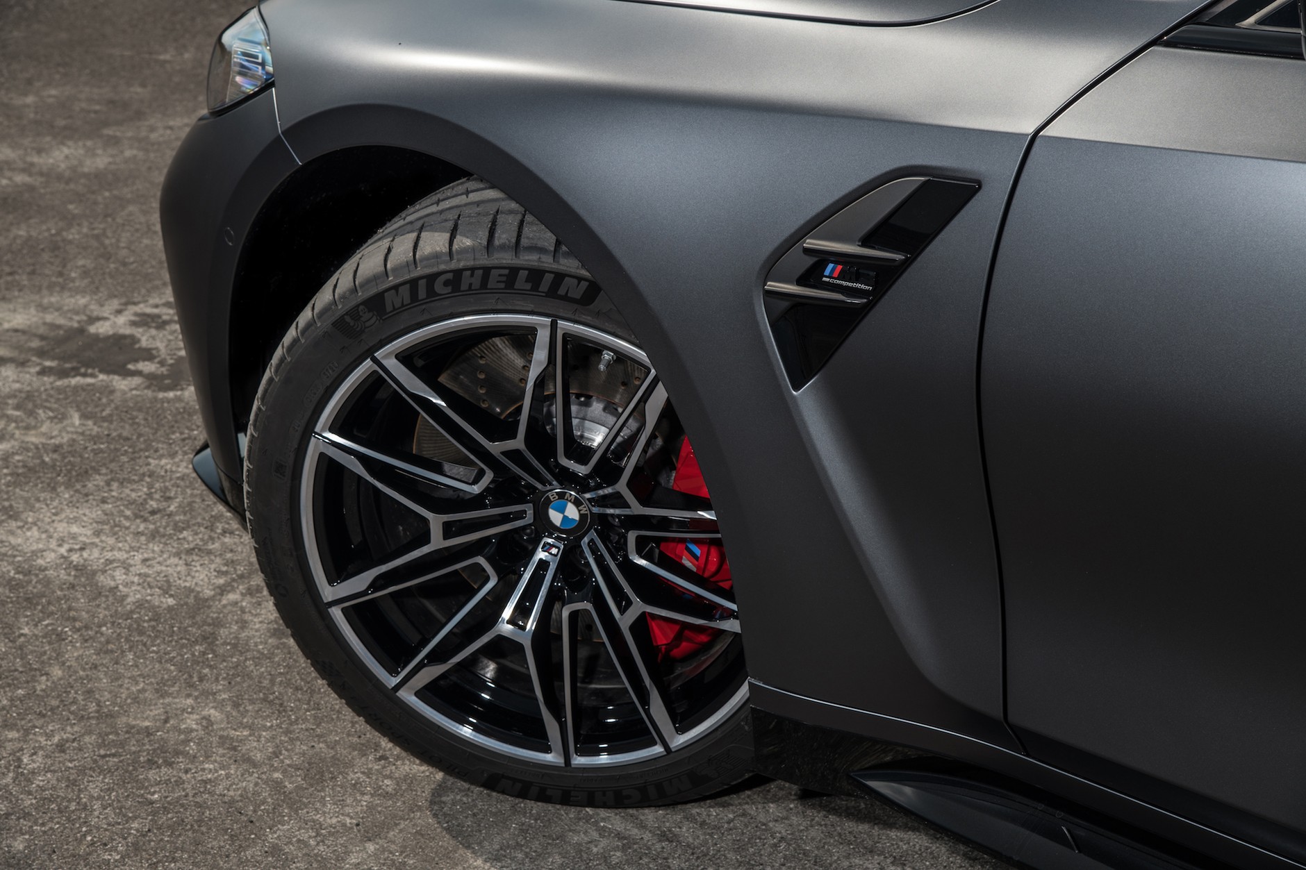 BMW M3 i M4 z M xDrive