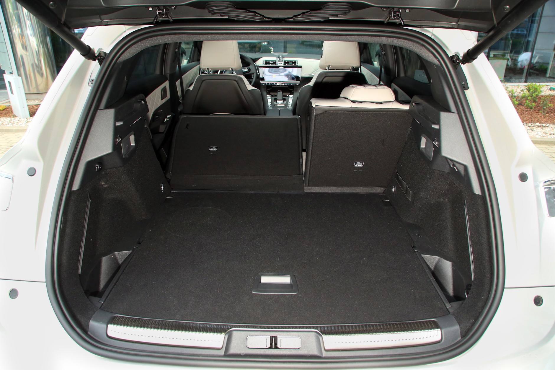 DS 7 Crossback E-Tense 4x4 – hybryda dla indywidualistów