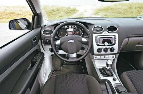 Peugeot 308CC kontra VW Eos, Ford Focus CC, Opel Astra Twin Top i Renault Megane CC - Lato może już nadejść
