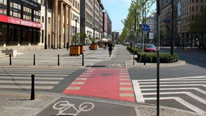 Przepisy zmieniane po cichu: seria pułapek na pieszych i rowerzystów