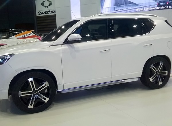 SsangYong LIV-2 – koncept z salonu w Paryżu