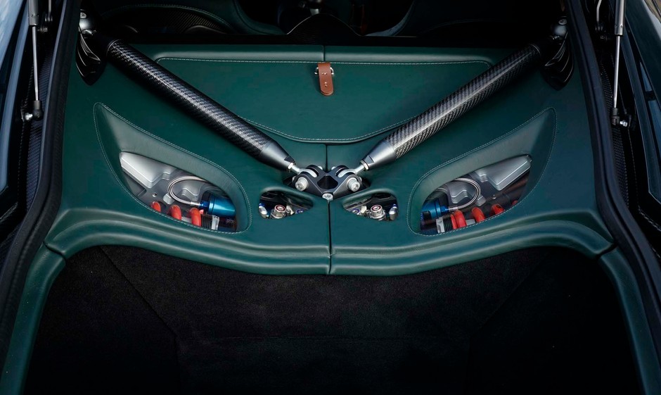 Aston Martin Victor