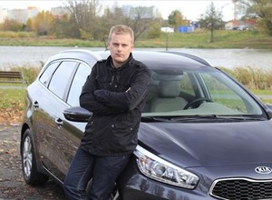 Damian Popek i Kia cee'd SW 1.6 GDI - Typ multimedialny