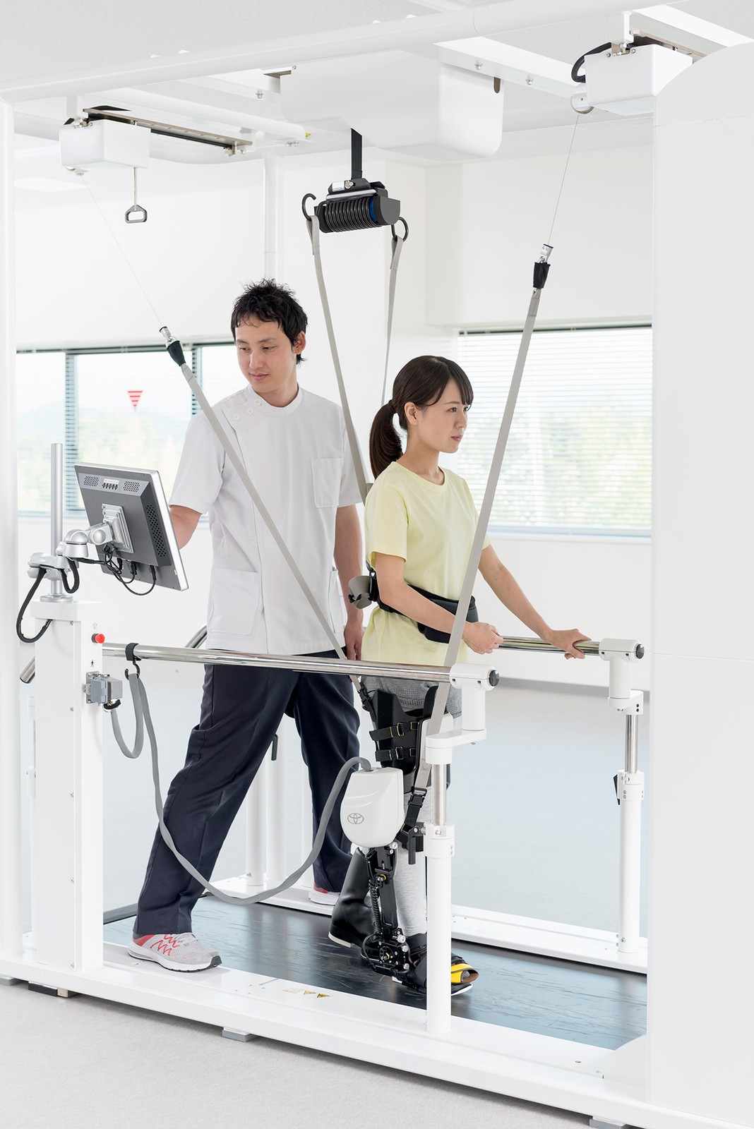 Toyota Welwalk WW-2000 - robot do rehabilitacji osób cierpiących na porażenie kończyn dolnych