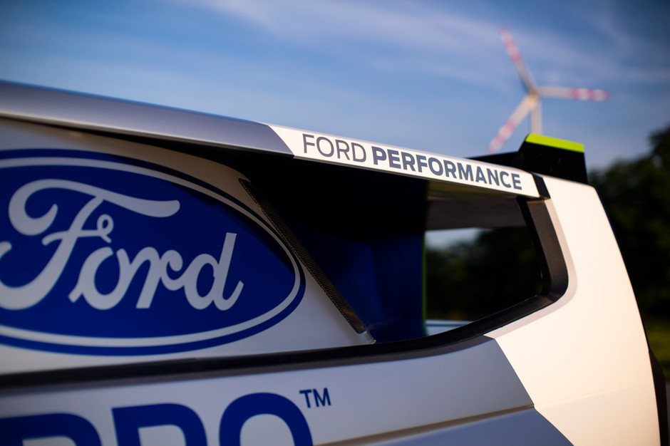 Ford E-Transit SuperVan