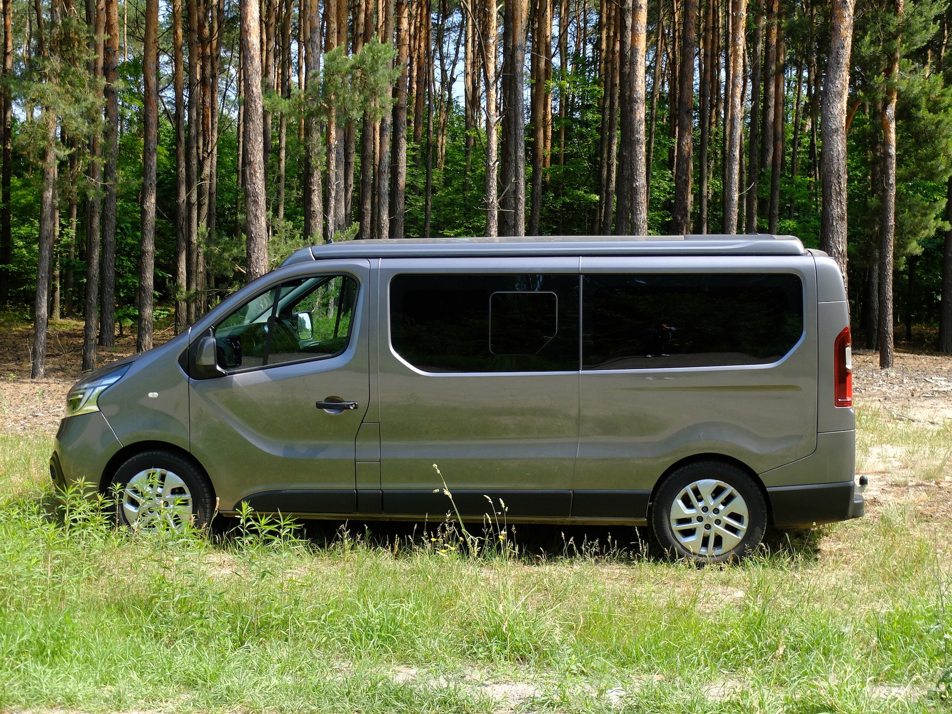 Renault Trafic z zabudową Wavecamper (2021)
