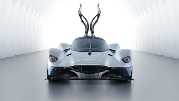 Aston Martin Valkyrie - lekkość bytu