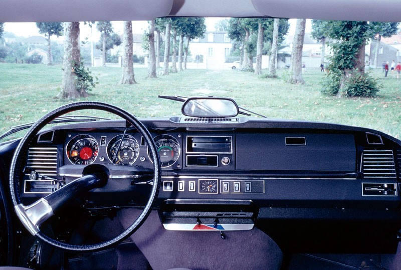 50 kultowych aut w Paradzie Zabytkowych Citroënów w Warszawie (3.10)