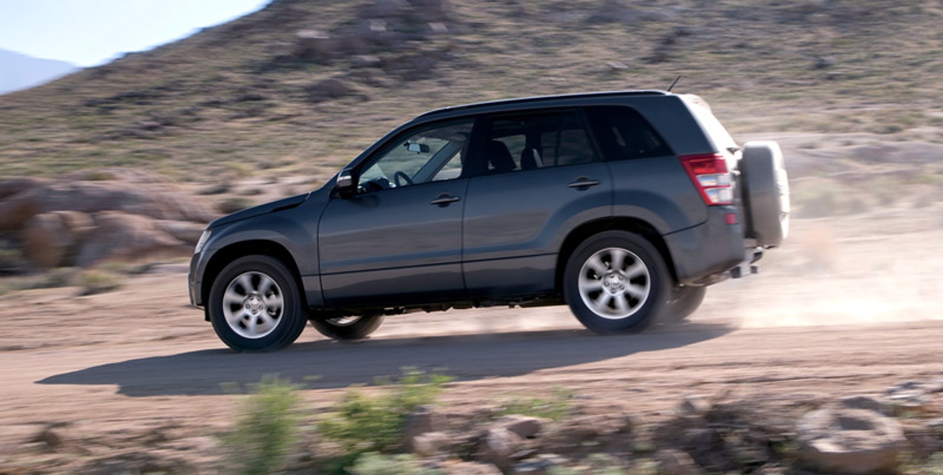 Suzuki: unowocześniona Vitara w salonach (ceny i fotogaleria)