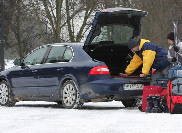 Jedziesz na ferie? Trzy strony z e-usługami, które warto znać
