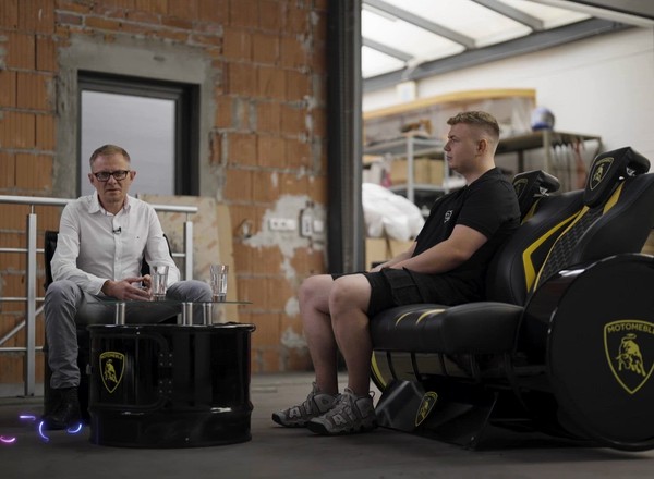 Jak powstają meble dla fanów motoryzacji?