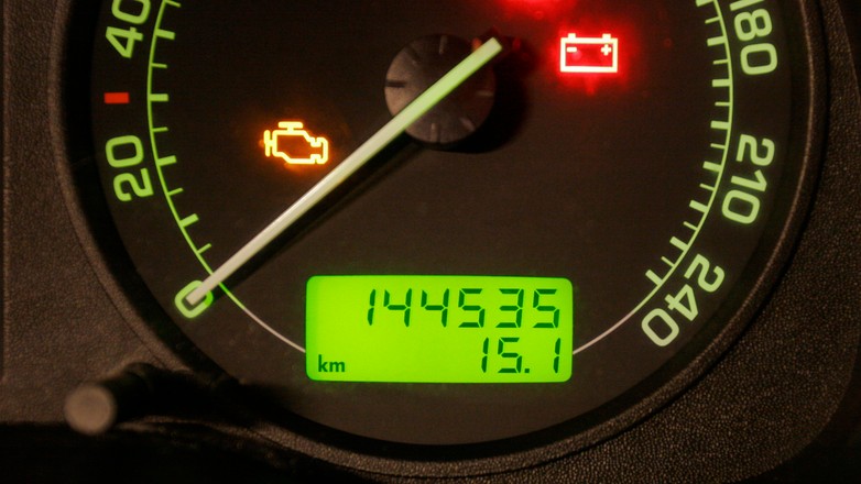 Z cofaniem liczników lepiej się wstrzymać, zwłaszcza że być może już wkrótce znów będzie legalne.