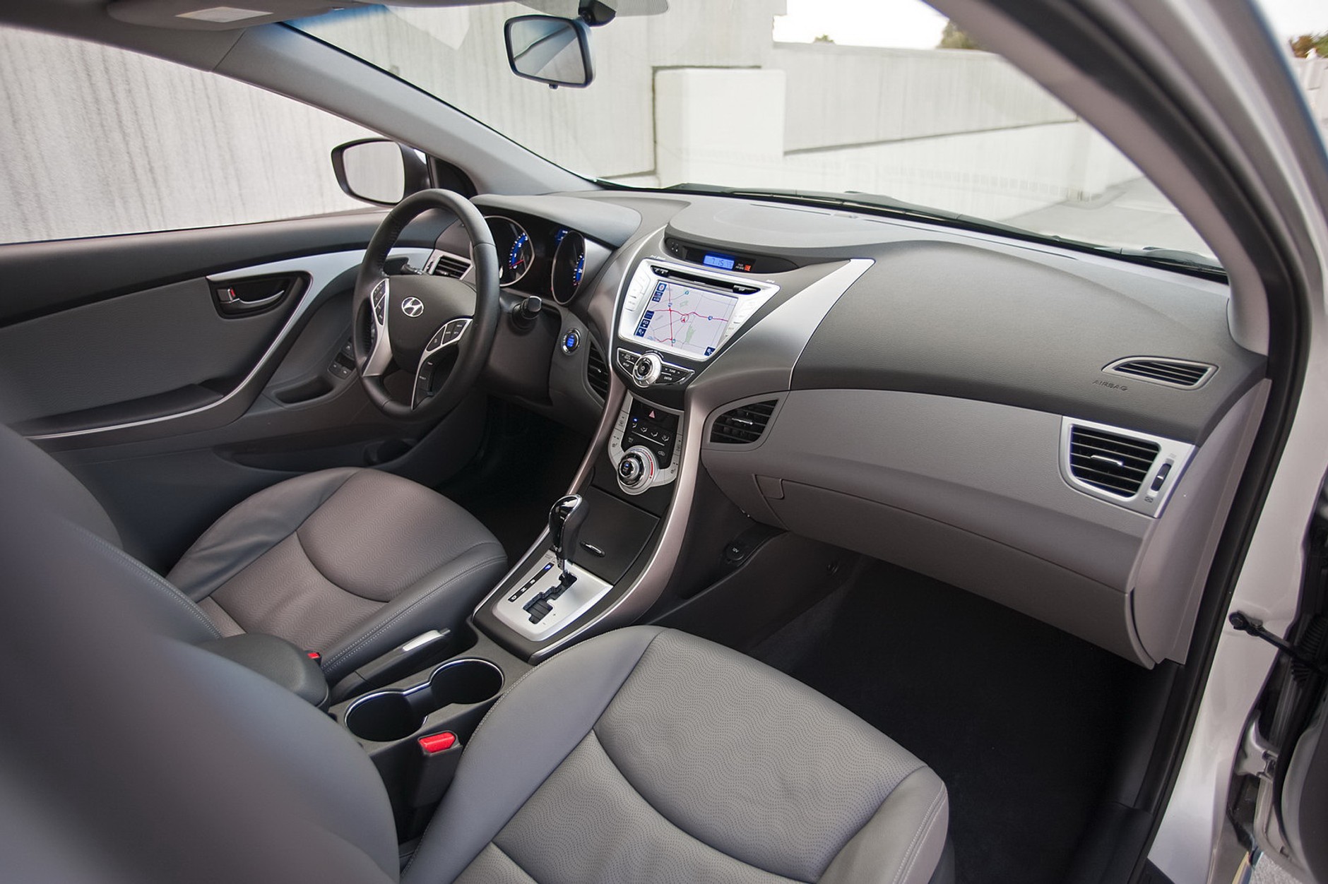 Hyundai Elantra debiutuje w Los Angeles