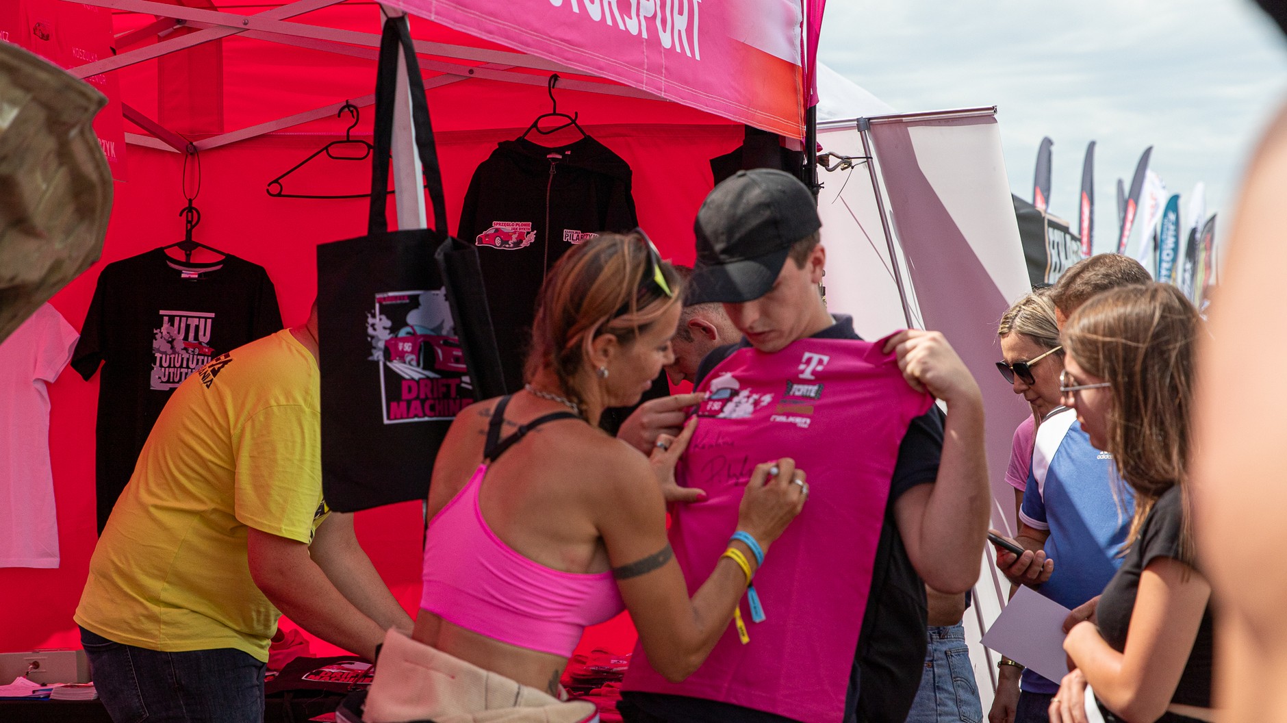 5G Bardziej On Tour. Od driftu po nocne wyścigi – wyjątkowe wydarzenia w Polsce!