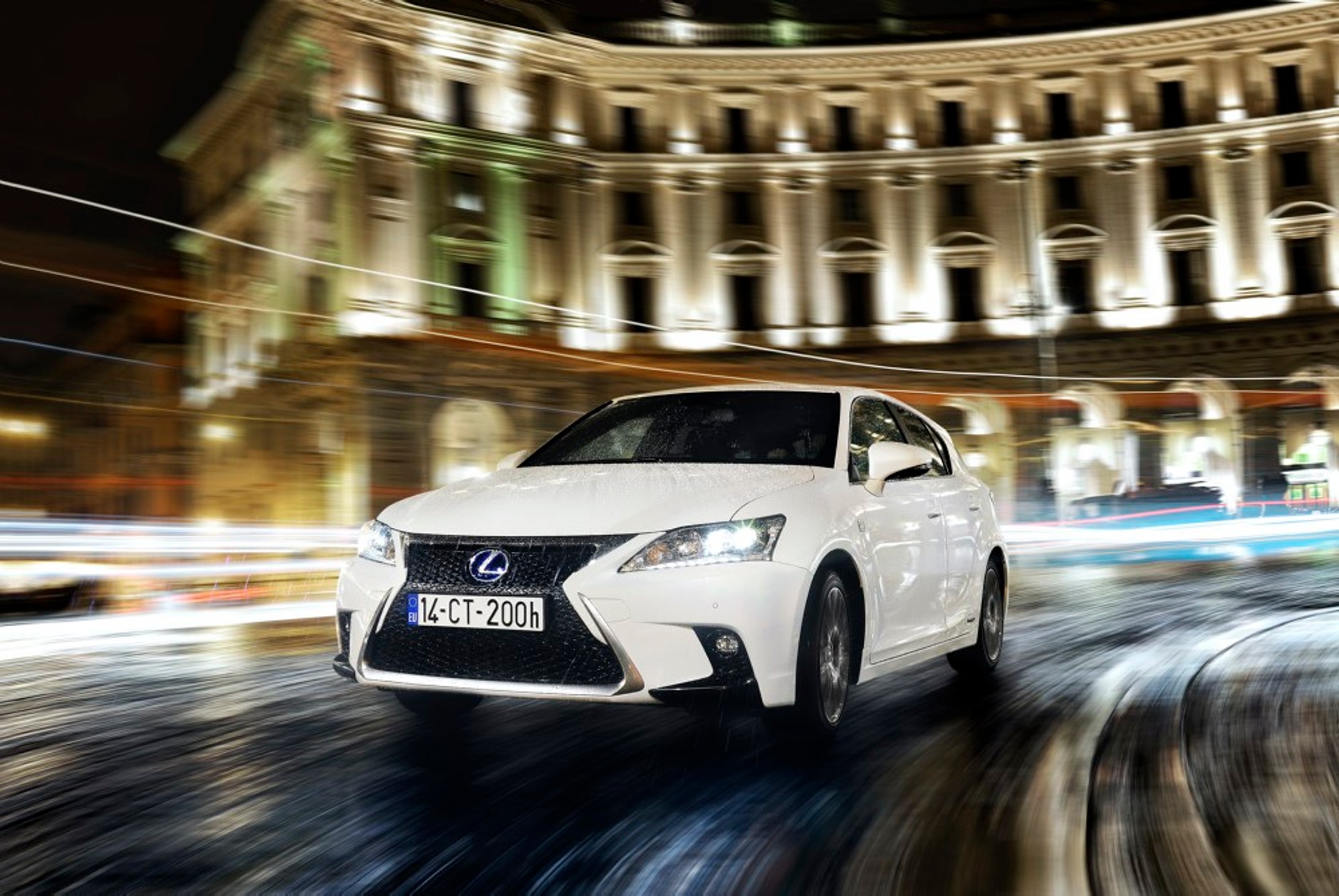 Lexus CT 200h po face liftingu tańszy o 20 tys. zł!