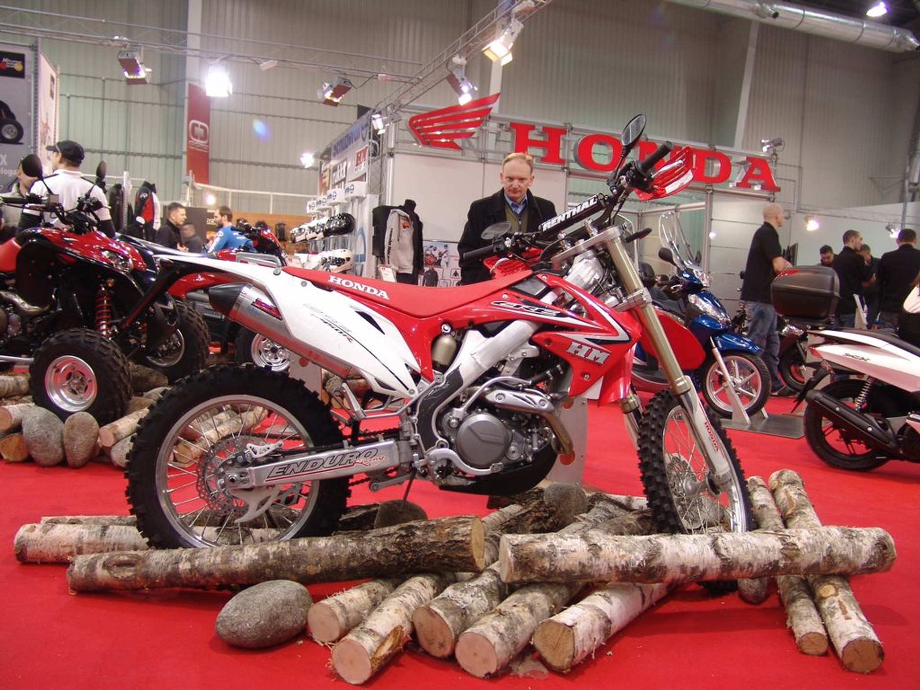 III Ogólnopolska Wystawa Motocykli i Skuterów: premiery i atrakcyjne hostessy (galeria)