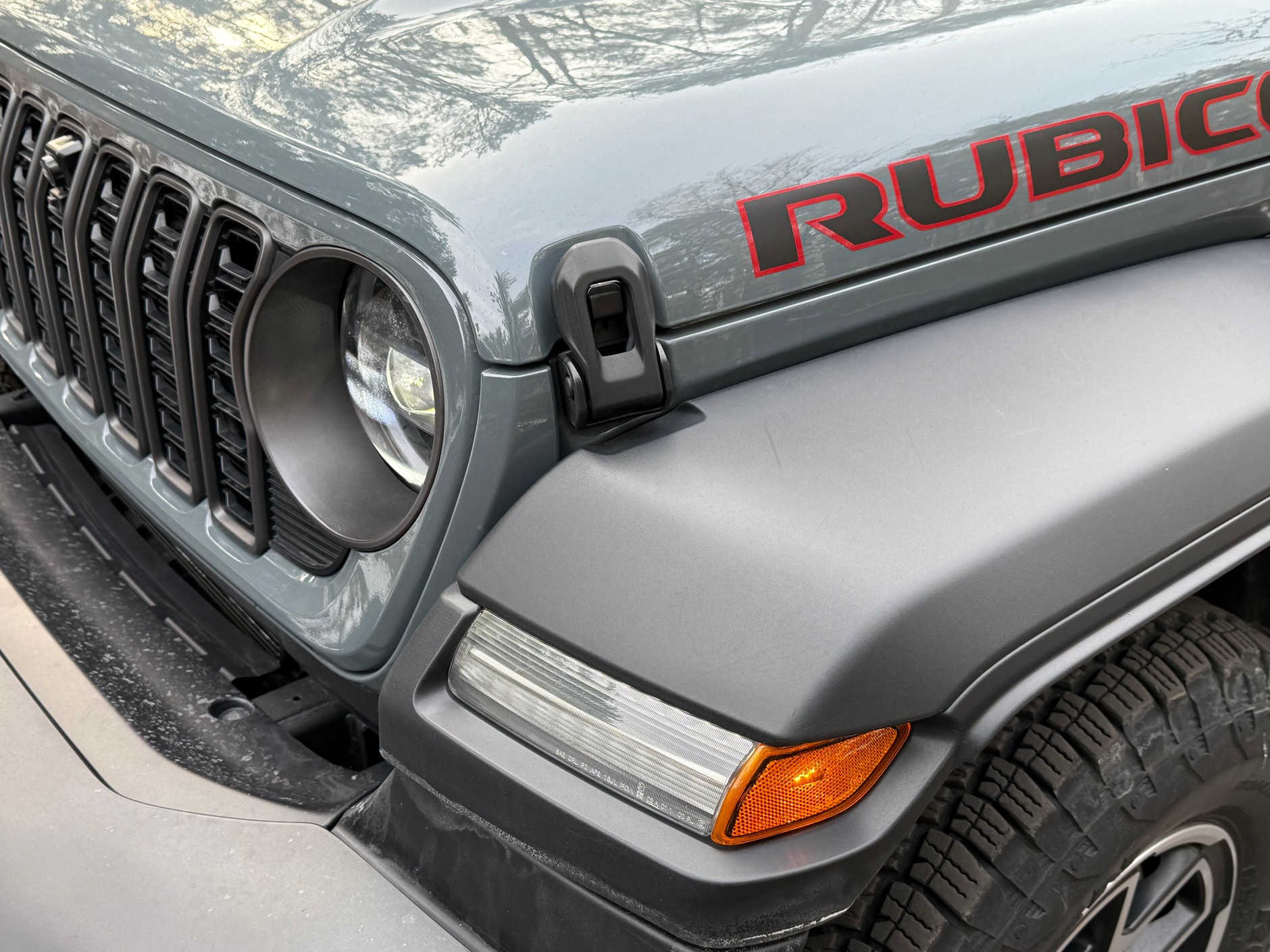 Jeep Wrangler vs Toyota Land Cruiser