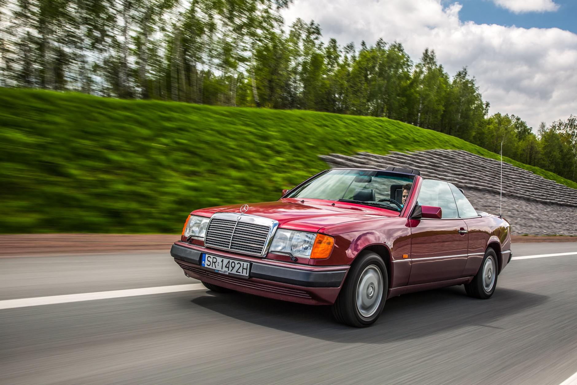 Mercedes A124 320 CE - klasyk, który zmienił historię