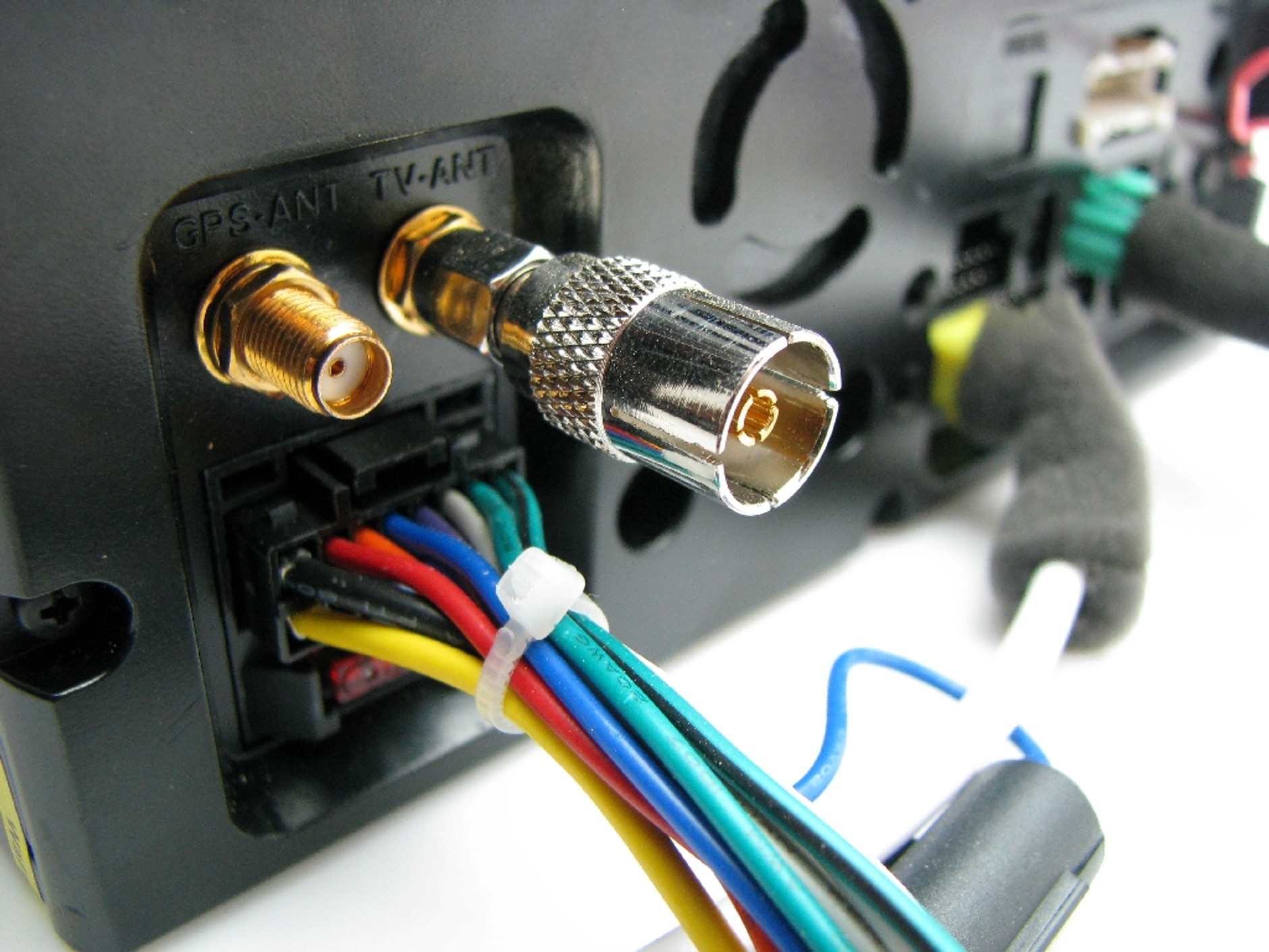 Kruger&amp;Matz KM2001: test stacji multimedialnej