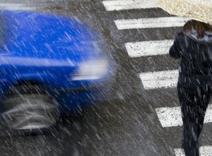 Na przejściu dla pieszych przejechał nastolatce po butach. Uciekł i to był duży błąd