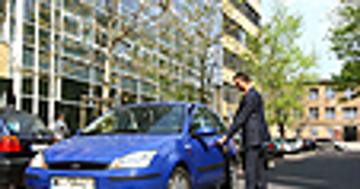 Ford focus 1.6 - Auto od handlowca