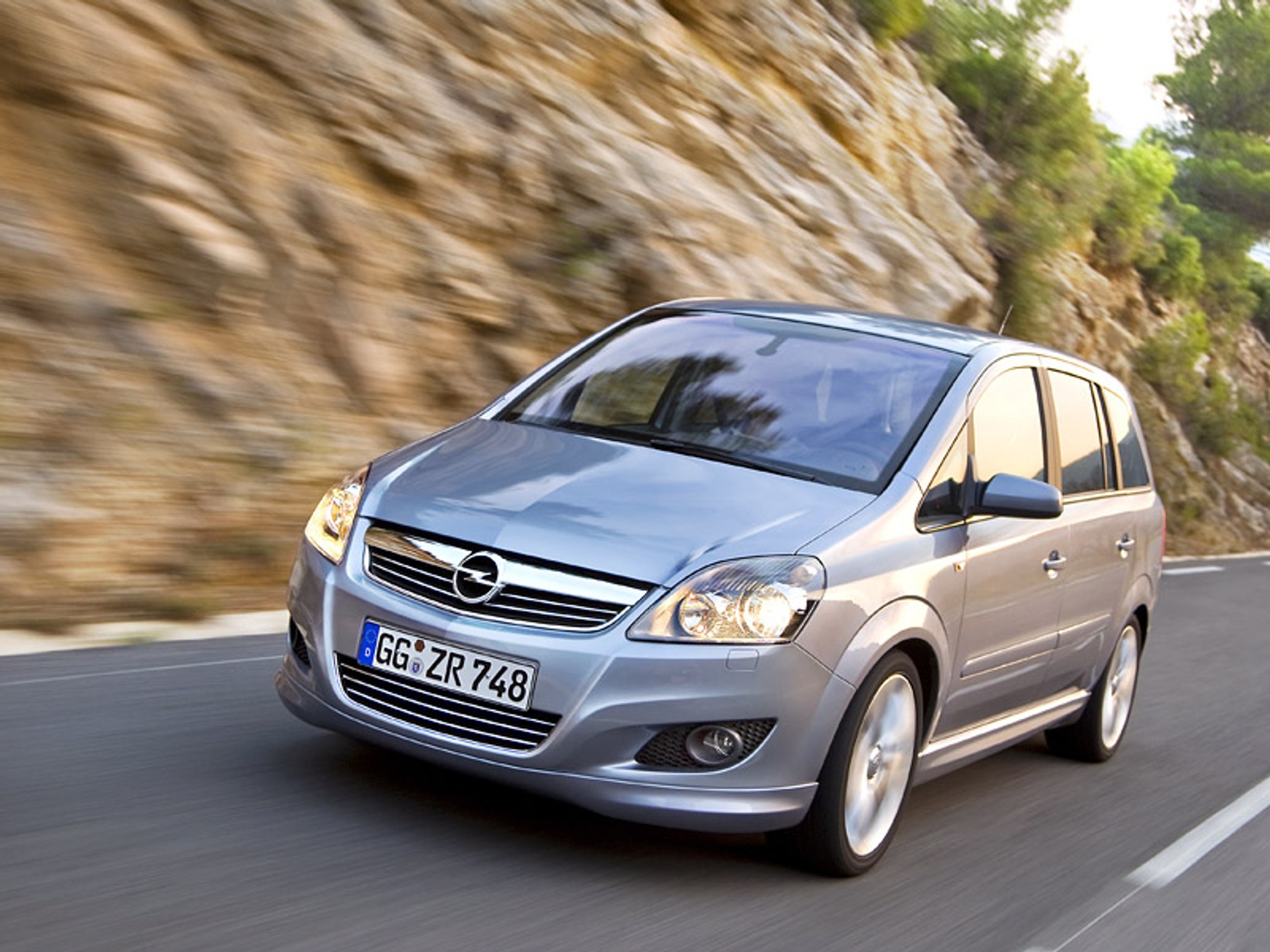 Opel: nowa Zafira w natarciu od lutego (dane techniczne plus ceny w Polsce)