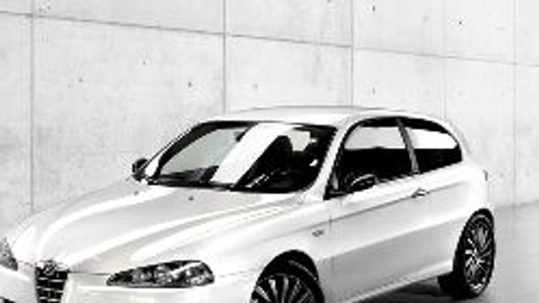 IAA Frankfurt 2007: Nowa Alfa 147 C’N’C