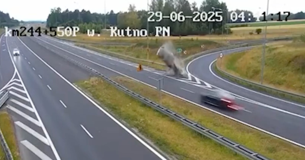Uderzył w poduszkę zderzeniową na autostradzie A1
