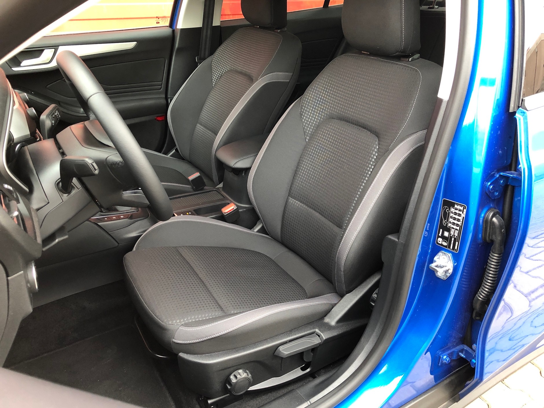 Ford Focus Sedan 1.0 EcoBoost Connected