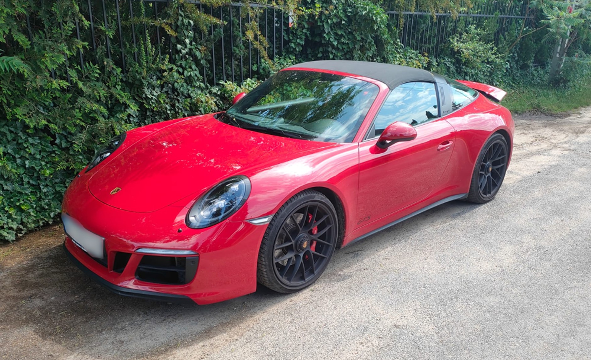 Odzyskane Porsche 911 Targa 4 GTS