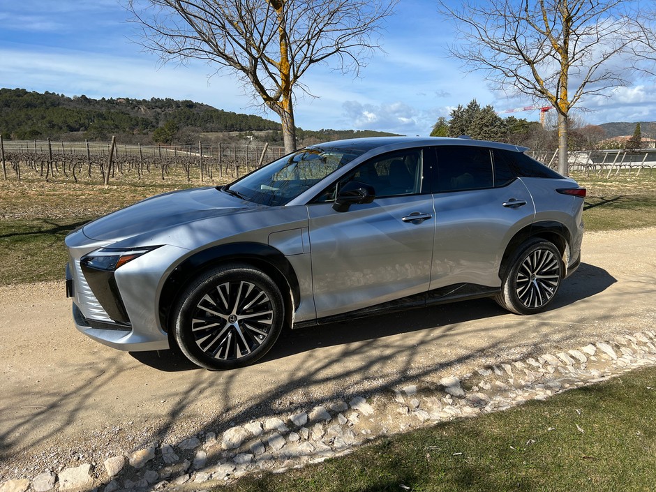 Lexus RZ 450e 2023