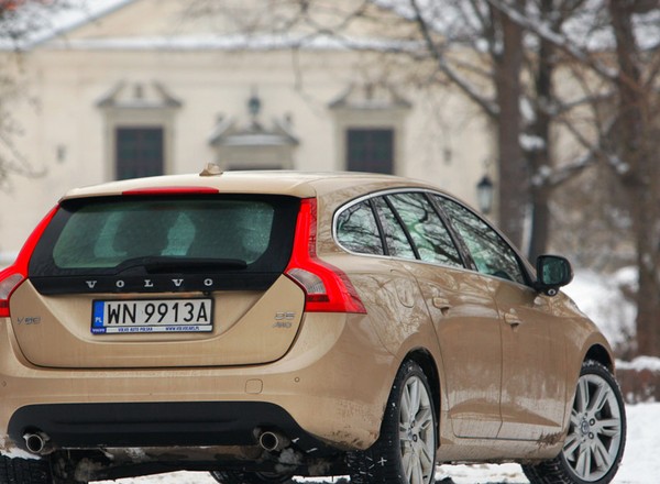 Volvo V60: kombi, ale czy praktyczne?