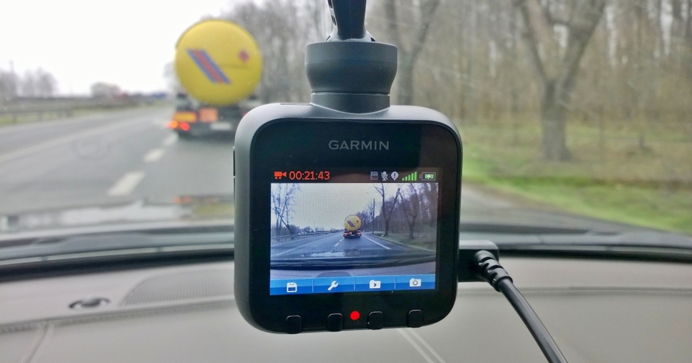 Garmin Dash Cam 20.Pierwsze jazdy wykonaliśmy z domyślnymi ustawieniami kamery