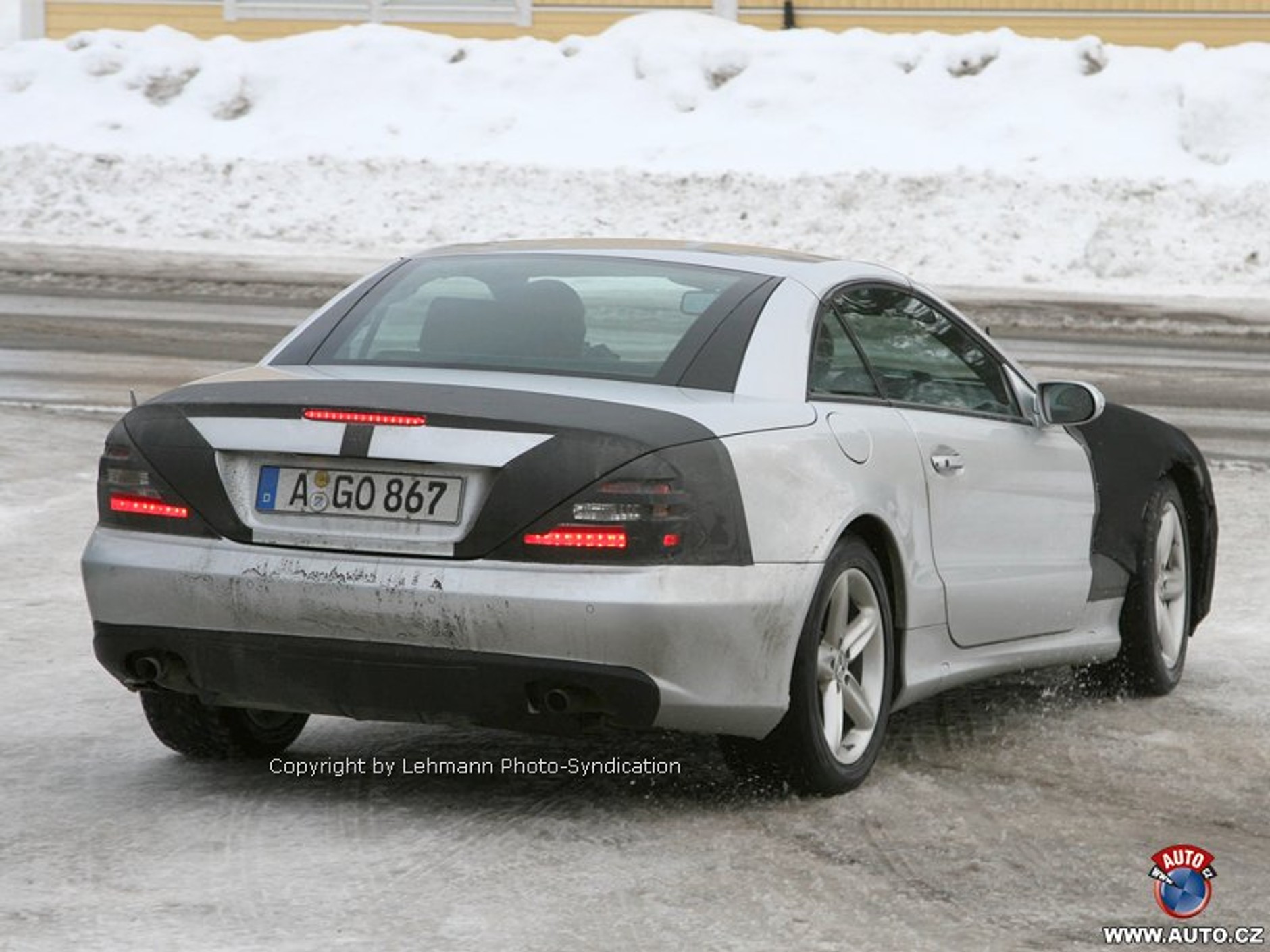 Zdjęcia szpiegowskie: Mercedes-Benz SL bardziej w stylu CLS