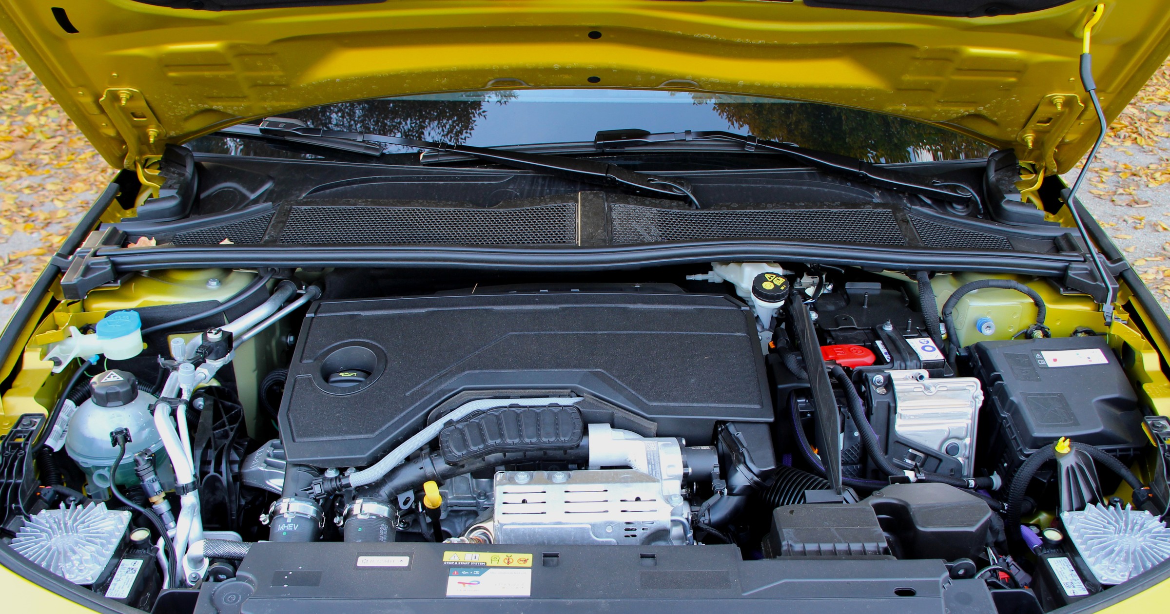 Samochód z silnikiem spalinowym