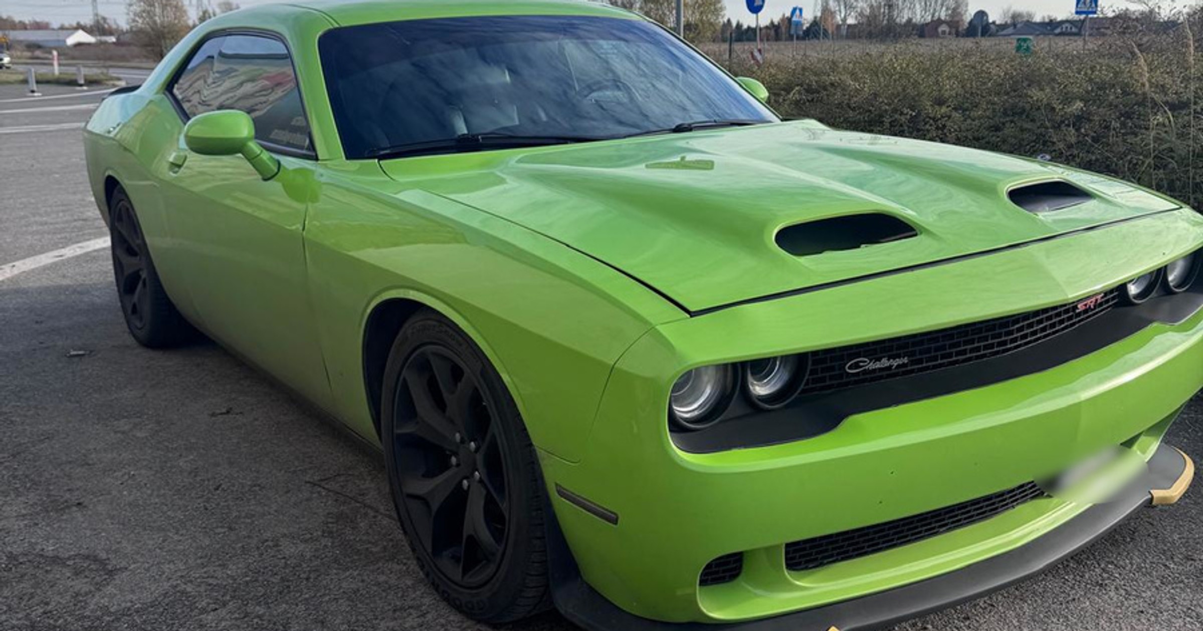 Kontrola poziomu hałasu Dodge'a Challenger SRT